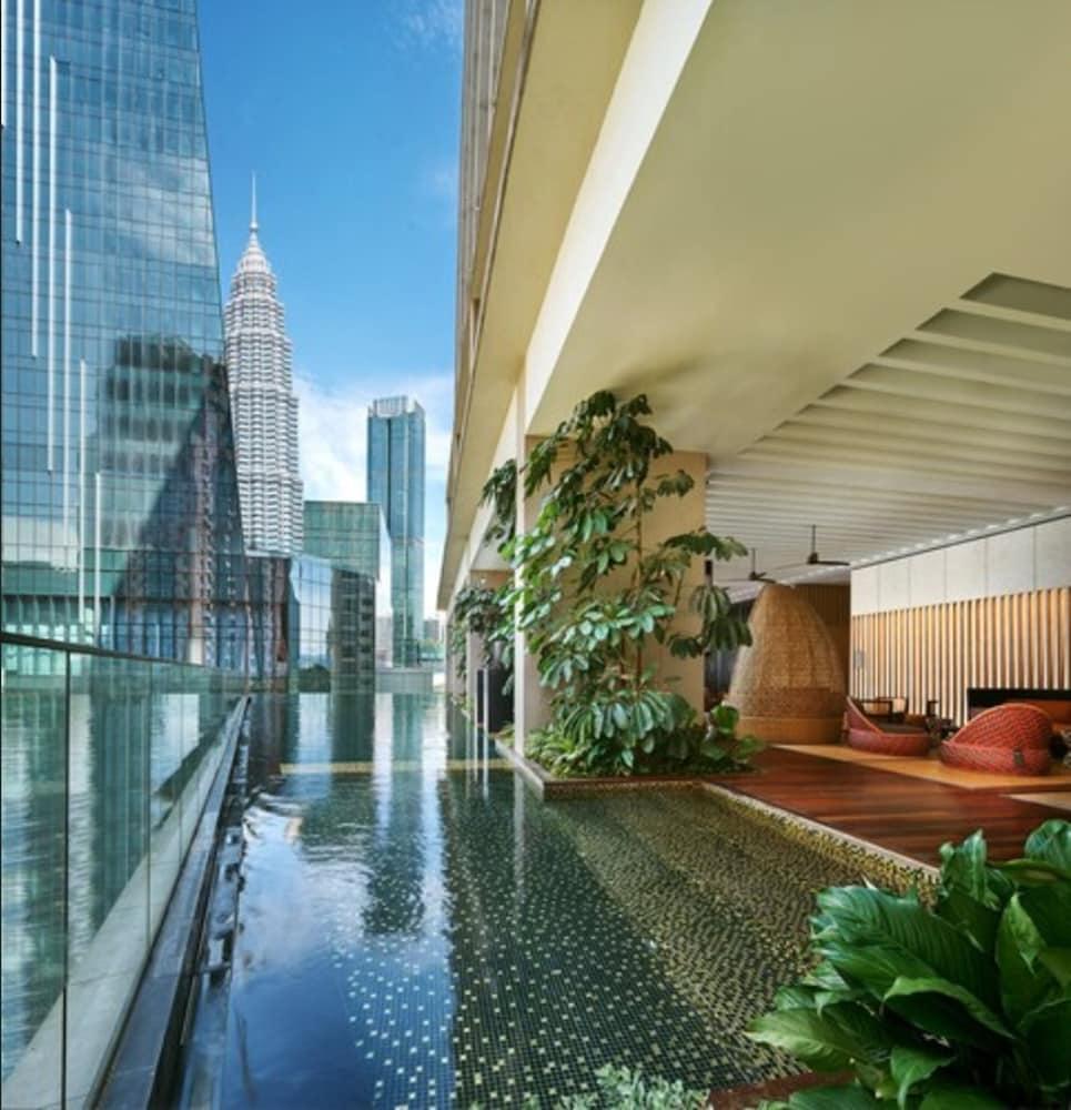 Hotel The Ruma And Residences